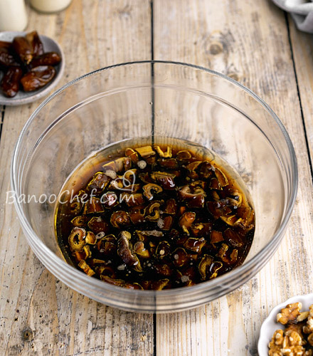 کیک قهوه با خرما و گردو