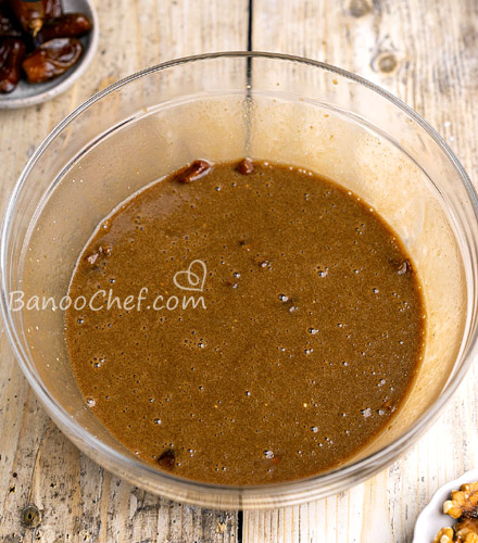 کیک قهوه با خرما و گردو