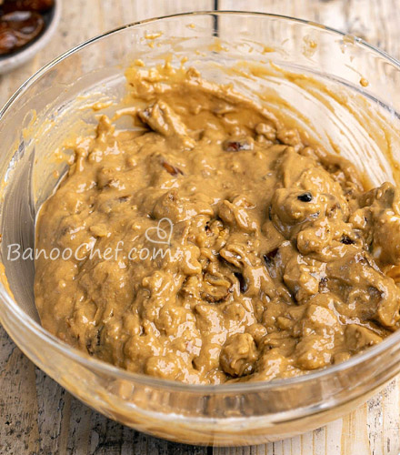 کیک قهوه با خرما و گردو