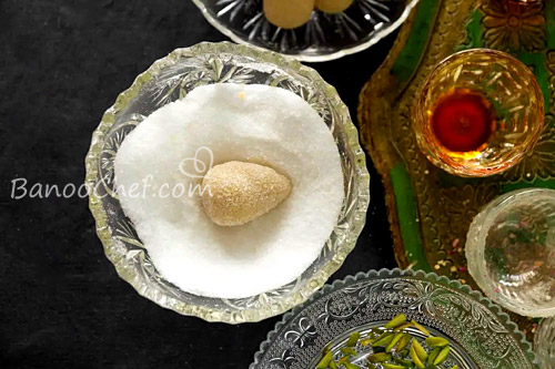شیرینی بادامی